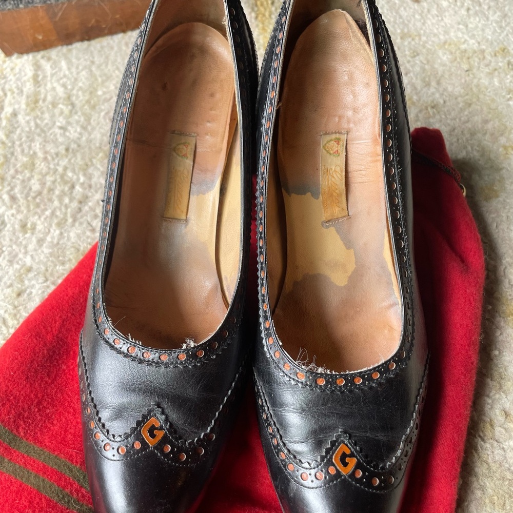 Vintage Gucci Leather Pumps
